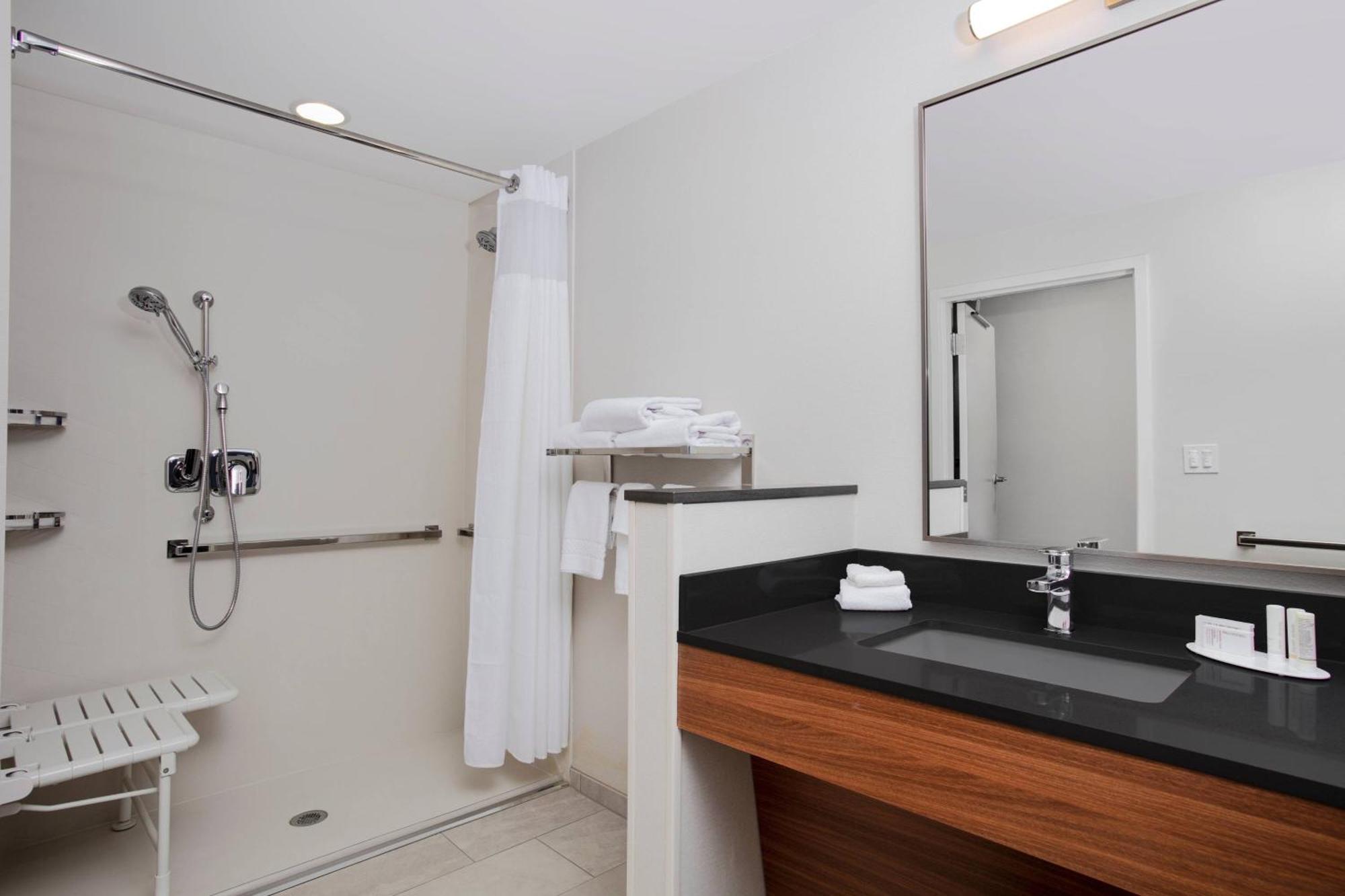 Fairfield By Marriott Inn & Suites Lebanon Near Expo Center ภายนอก รูปภาพ